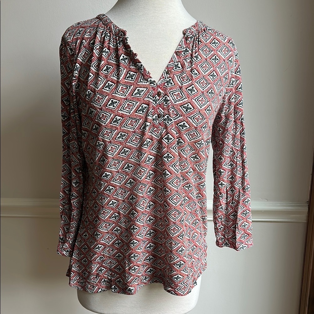 Lucky Brand Women's Red Geometric Henley Top 3/4 Sleeve Metal Buttons Size Med